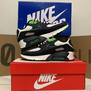 Slightly used Nike Air Max 90 SE Black
Green White Shoes Sneakers